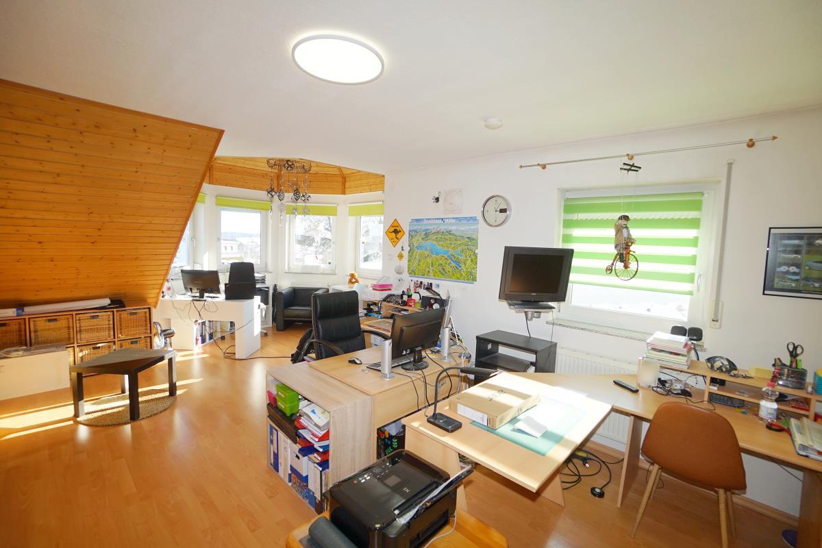 Traumhaftes, exklusives Einfamilienhaus in Top-Wohnlage von Obernheim! - Bürobereich