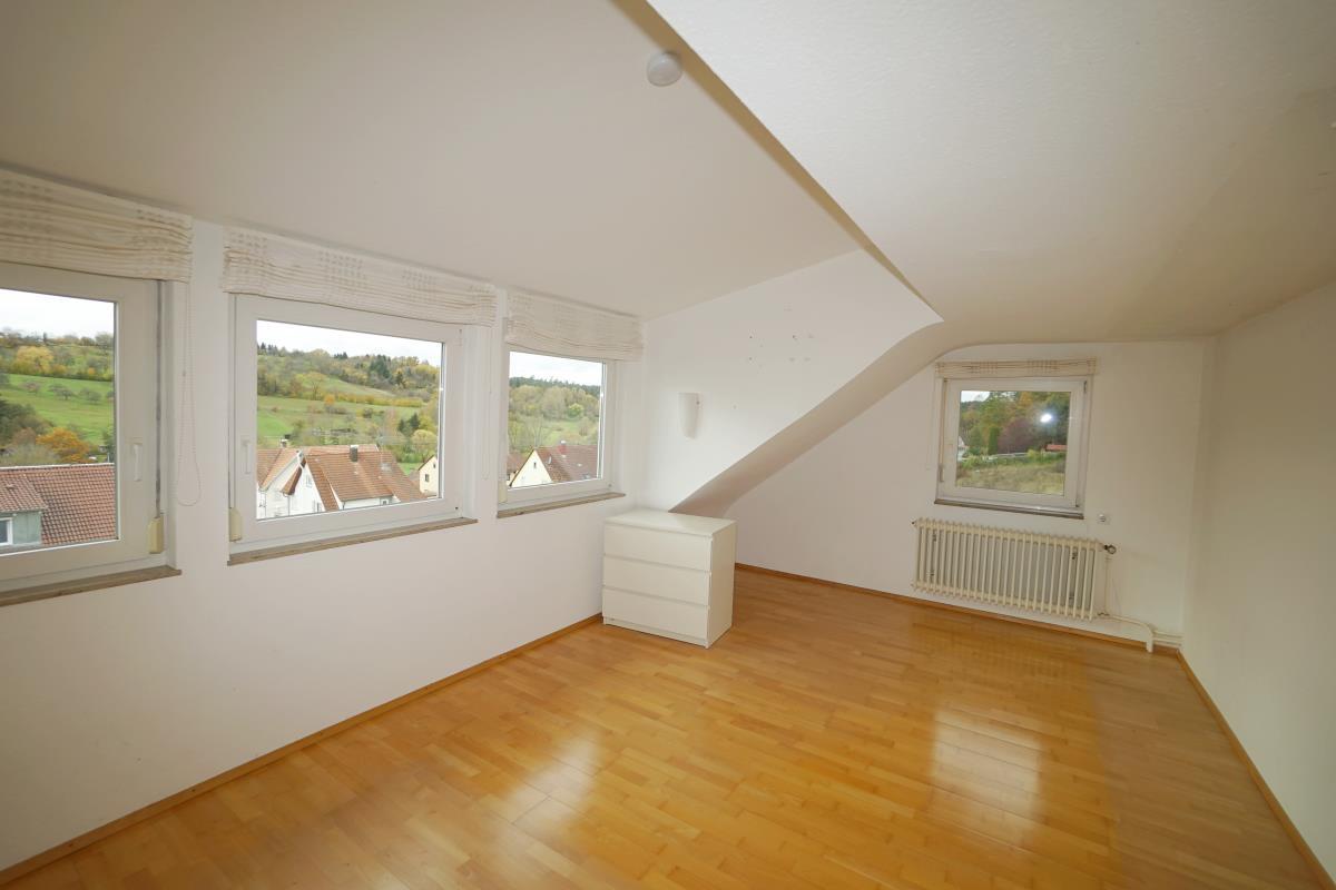 Seltene Gelegenheit! Traumhaftes Einfamilienhaus in Aussichtslage von Bodelshausen! - Schlafbereich DG