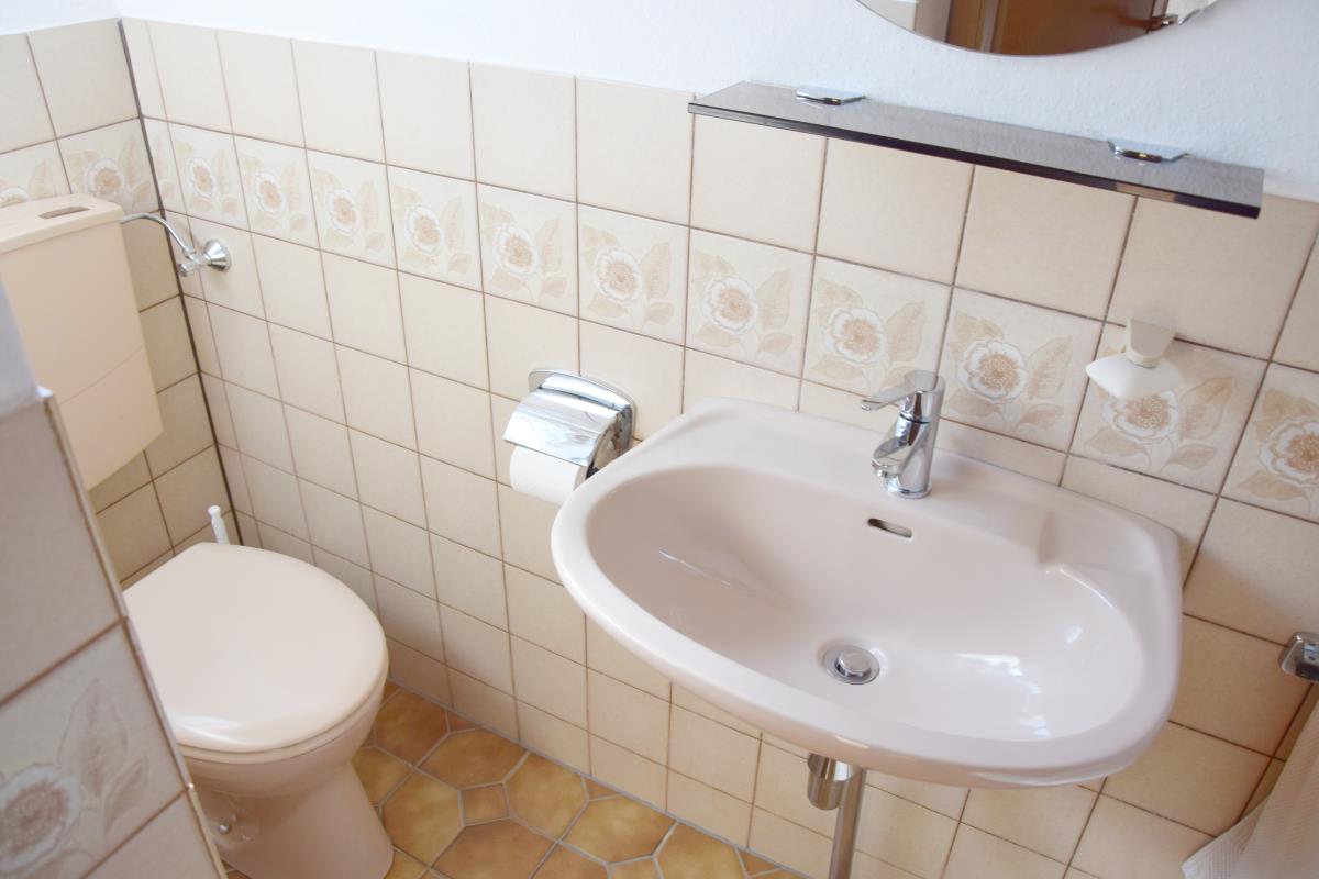 Seltene Gelegenheit! Traumhaftes Einfamilienhaus in Top-Lage von Balingen-Weilstetten! - Separates WC