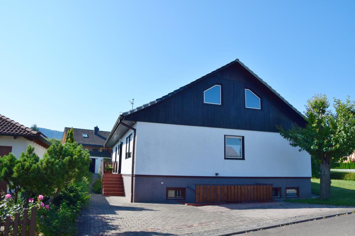 Seltene Gelegenheit! Traumhaftes Einfamilienhaus in Top-Lage von Balingen-Weilstetten! - Frontansicht