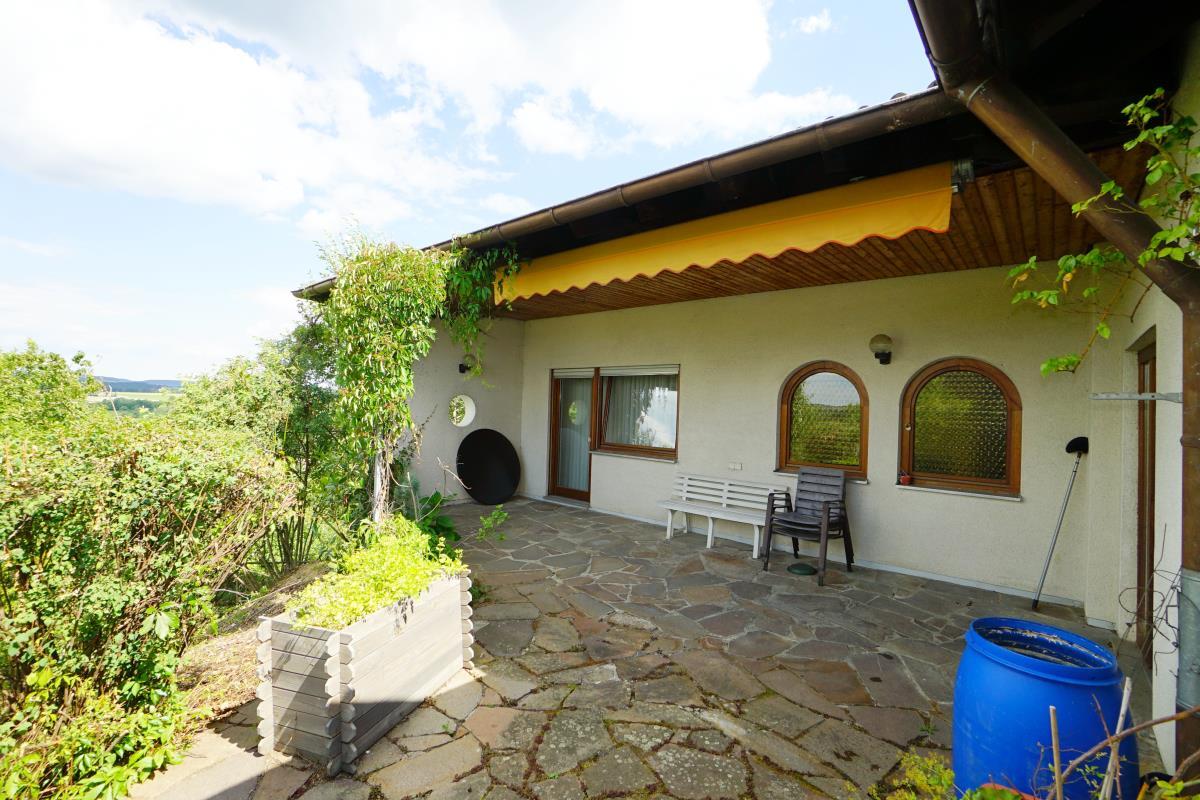 Traumhaftes Einfamilienhaus mit sagenhaftem Grundstück in Aussichtslage von Rosenfeld-Isingen! - Terrassenbereich