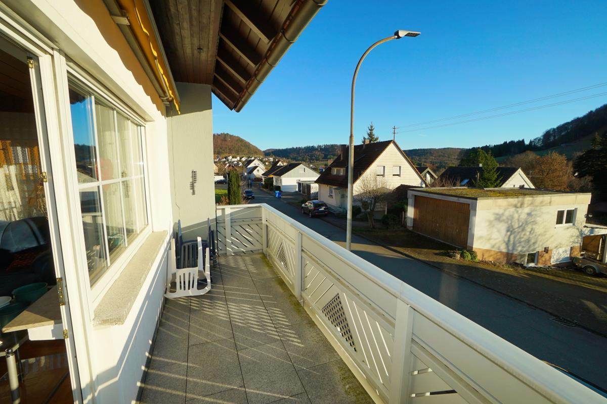 Traumhaftes Einfamilienhaus mit sonnigem Grundstück in ruhiger Lage von Albstadt-Pfeffingen! - Balkonbereich