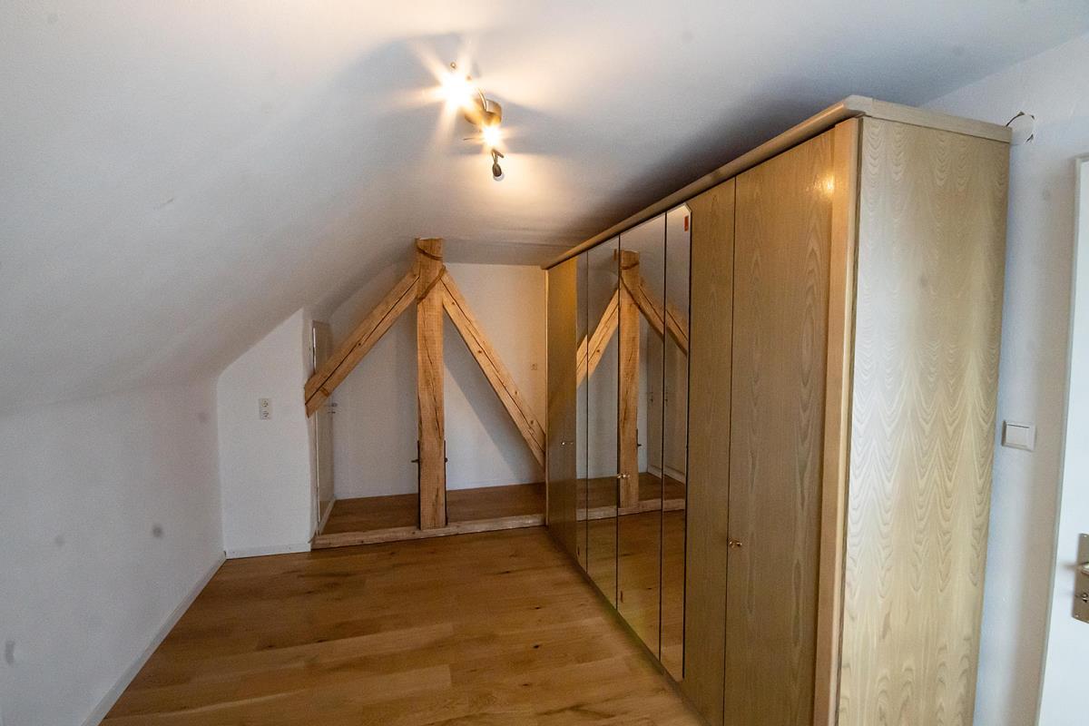 Saniertes Einfamilienhaus mit Garage in sonniger Wohnlage von Winterlingen! - Kinderzimmer