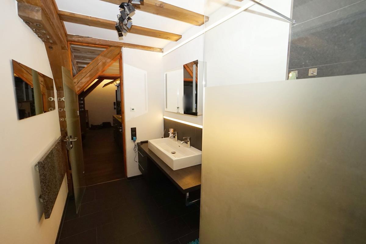 Moderne, renovierte 2,5 Zi.-Loftwohnung in zentraler Lage von Balingen! - Badezimmer