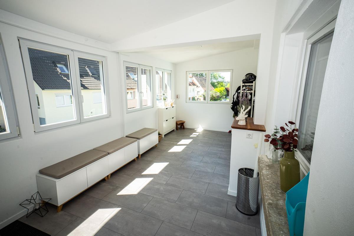 Großzügiges, saniertes Einfamilienhaus in sonniger Lage von Haigerloch-Trillfingen! - Eingangsbereich