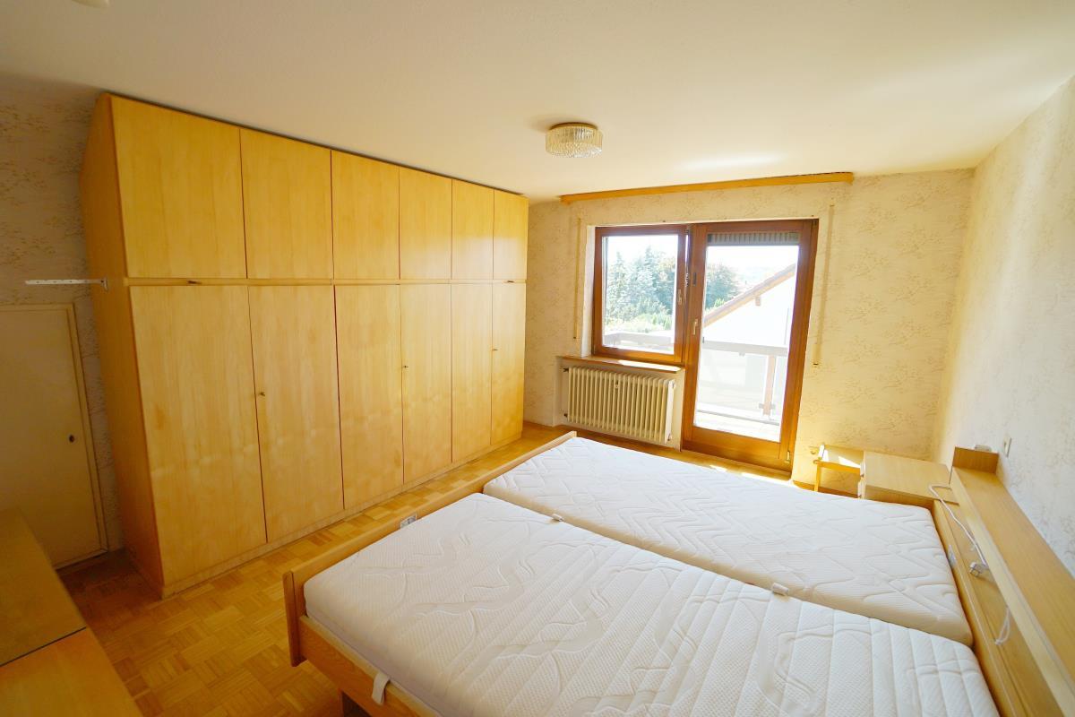 Traumhaftes, sonniges Einfamilienhaus mit großem Grundstück in ruhiger Lage von Geislingen! - Schlafbereich OG