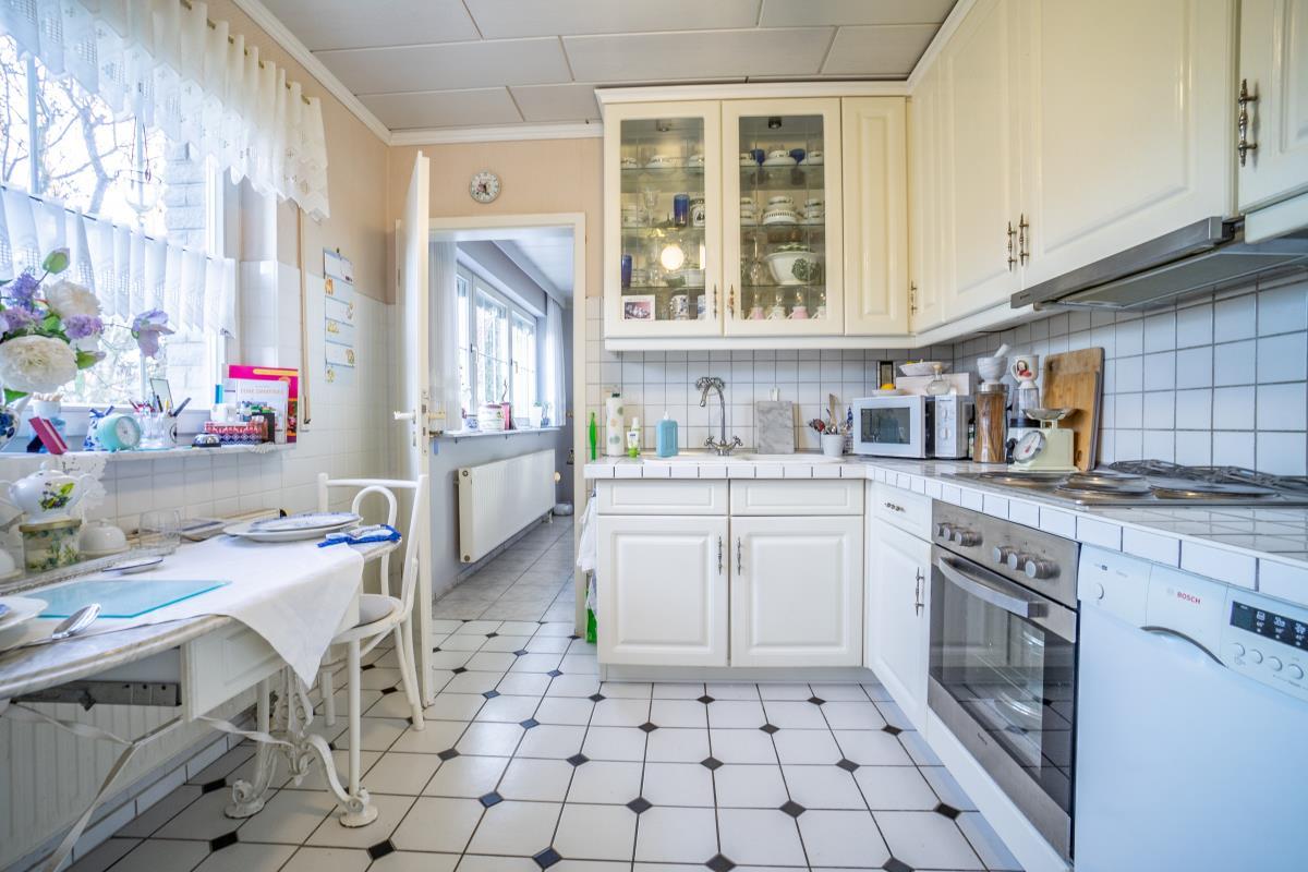 Traumhaftes, großzügiges Einfamilienhaus in ruhiger Lage von Balingen-Erzingen! - Küchenbereich