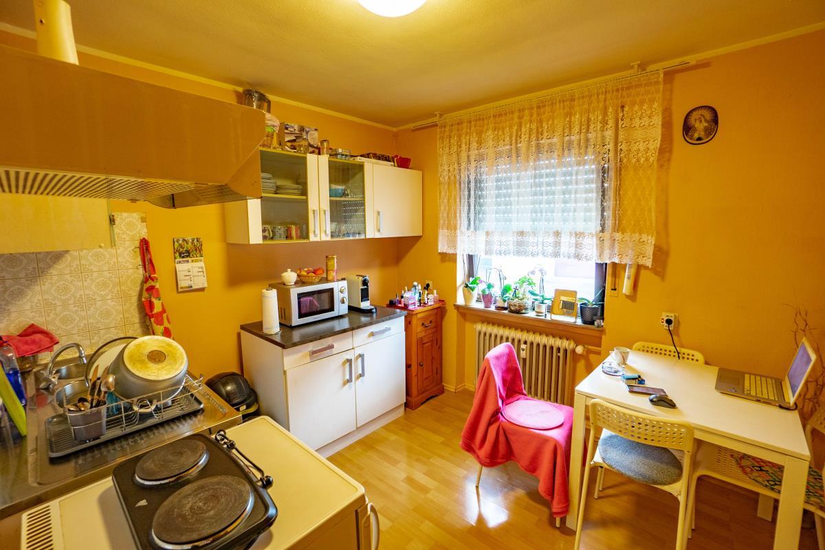 Ideale Kapitalanlage! Solides 4-Familienhaus in ruhiger, zentraler Lage von Bisingen! - Küchenbereich