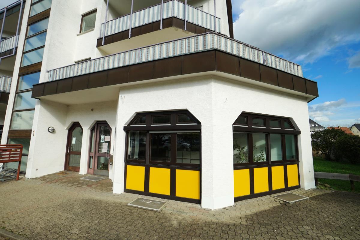 Für Ihr Business! Flexibel nutzbare Gewerbefläche im Zentrum von Balingen-Frommern! - Außenansicht Schaufenster