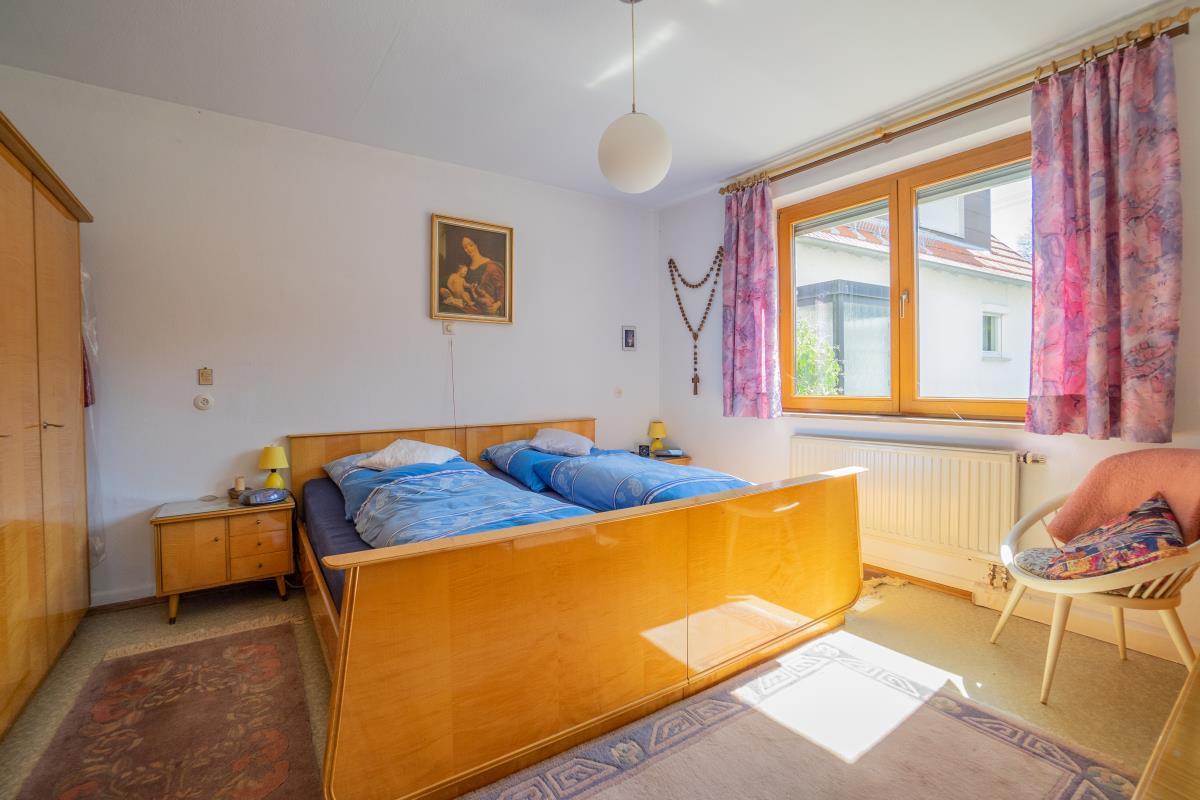 Solides Einfamilienhaus in zentraler, sonniger Wohnlage von Albstadt-Lautlingen! - Schlafbereich