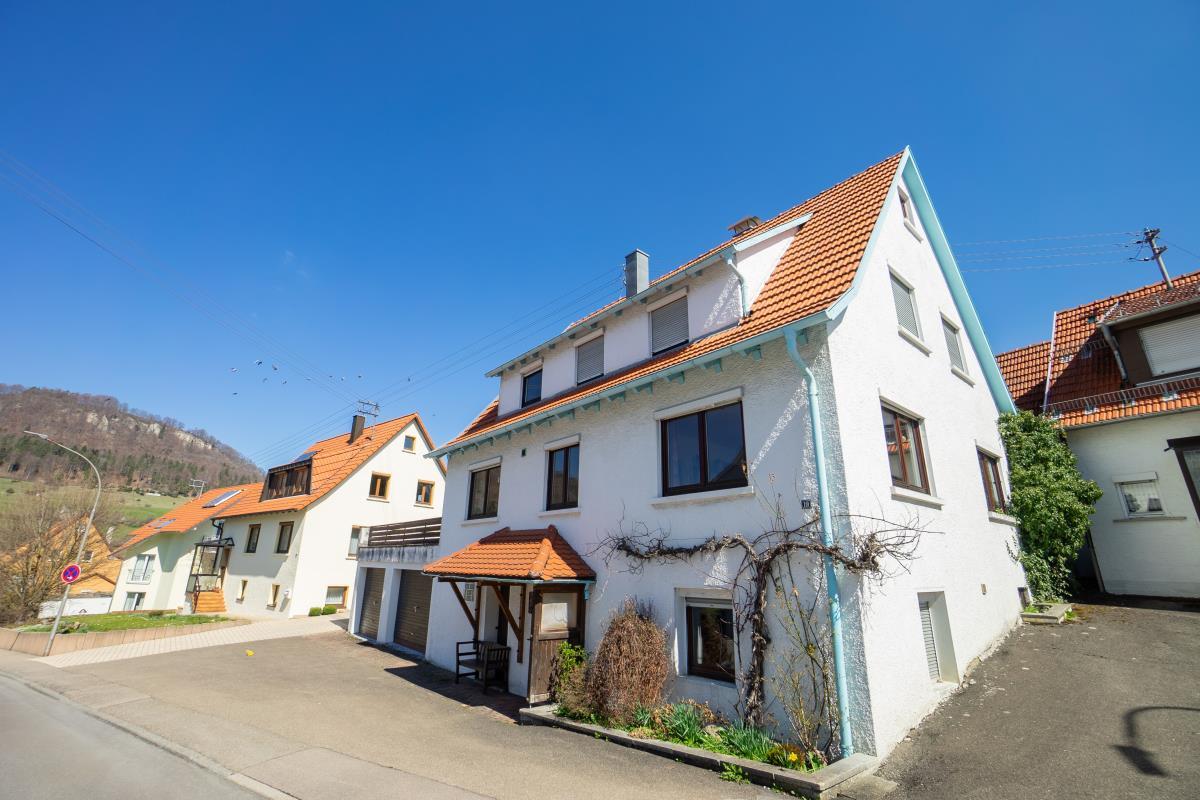 Solides Einfamilienhaus in zentraler, sonniger Wohnlage von Albstadt-Lautlingen! - Seitenansicht