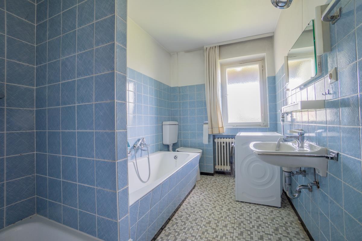 Traumhaftes, sonniges Einfamilienhaus in ruhiger, beliebter Wohnlage von Balingen-Frommern! - Tageslichtbad