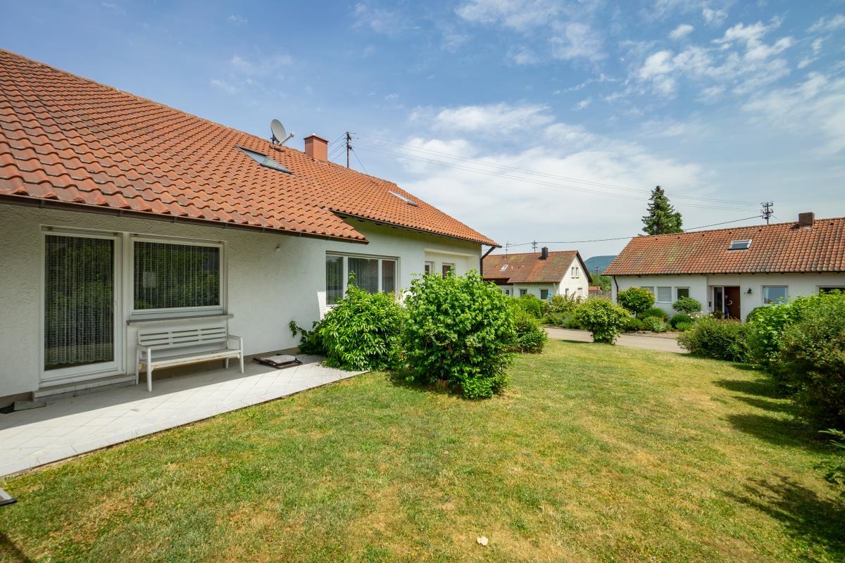 Traumhaftes, sonniges Einfamilienhaus in ruhiger, beliebter Wohnlage von Balingen-Frommern! - Seitenansicht