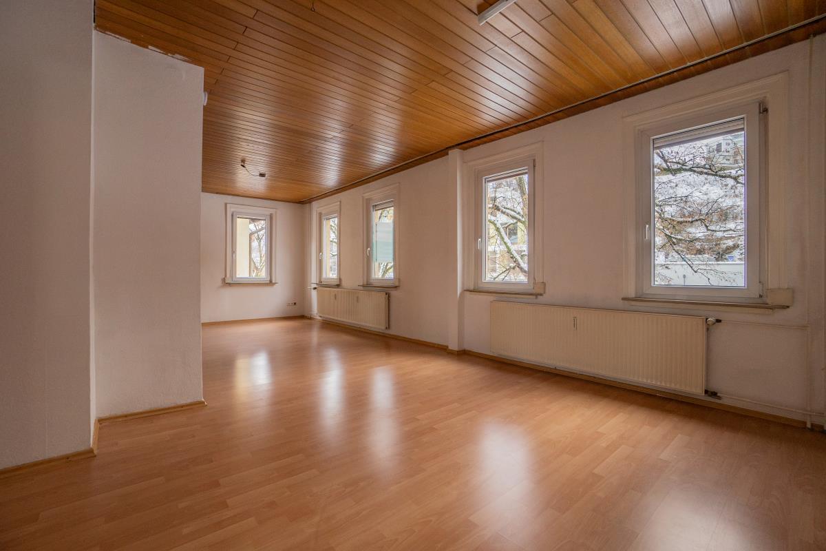 Solides Zwei-/Dreifamilienhaus in ruhiger, zentrumsnaher Wohnlage von Albstadt-Ebingen! - Wohnbereich OG