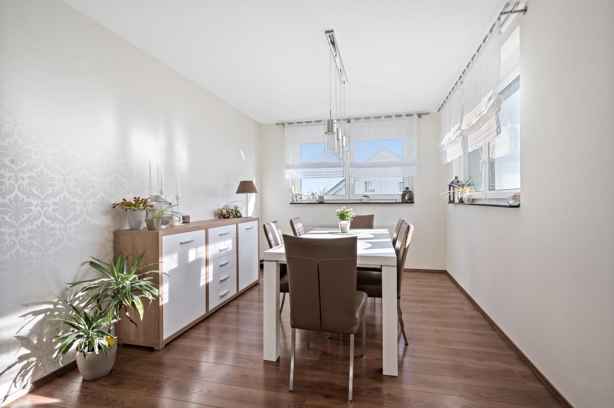 Modernes, sonniges Einfamilienhaus mit Doppelgarage in ruhiger Wohnlage von Dormettingen! - Essbereich