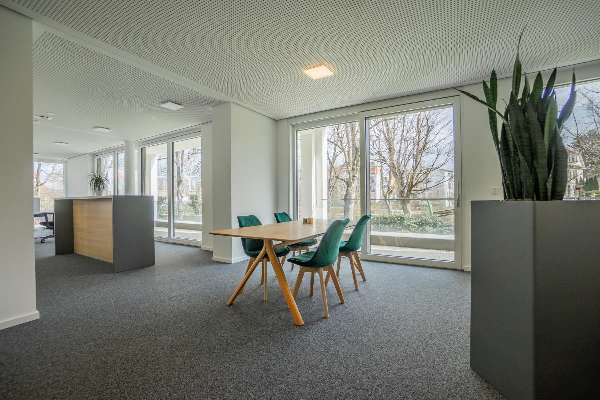 Exklu­sive Gewer­be­fläche für Praxis/Büro in zentraler Parklage von Balingen!, 72336 Balingen, Bürohaus