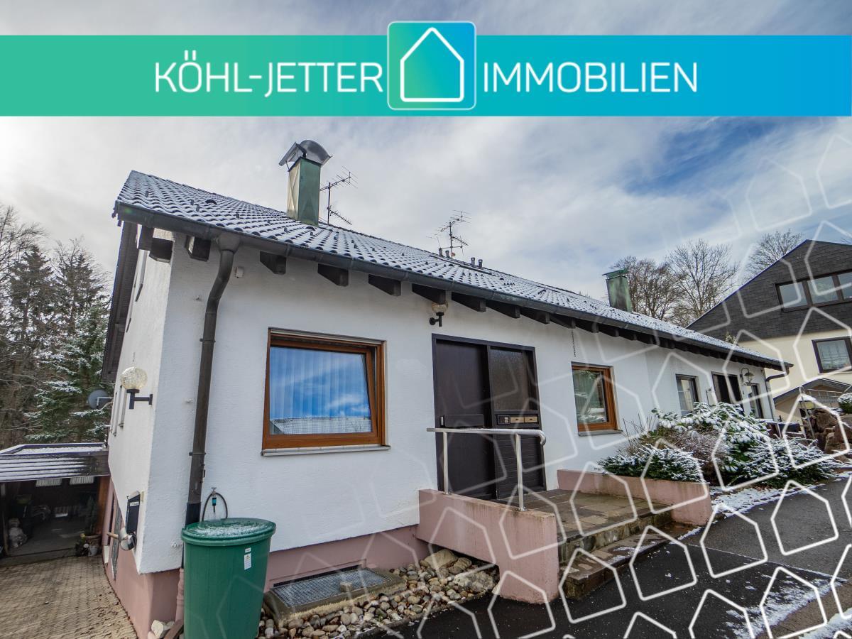 Solides, sonniges Dreifa­mi­li­en­haus in idylli­scher Lage von Albstadt-Onstmettingen!, 72461 Albstadt, Mehrfamilienhaus