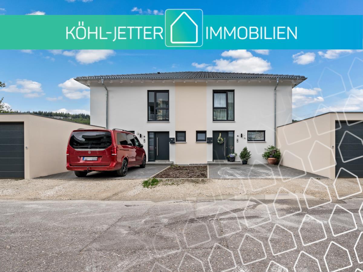 Exklu­sives, modernes Doppel­haus in Aussichts­lage von Albstadt-Ebingen!, 72458 Albstadt, Zweifamilienhaus