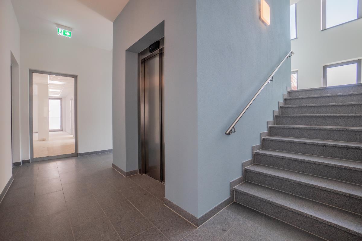ERSTBEZUG! Exklusive, moderne Büroeinheit in 1A-Lage von Balingen! - Treppenhaus